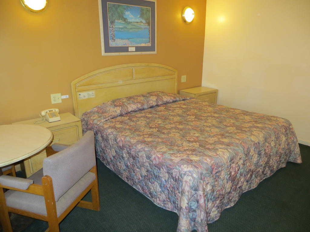 سيبرينغ Budget Inn الغرفة الصورة