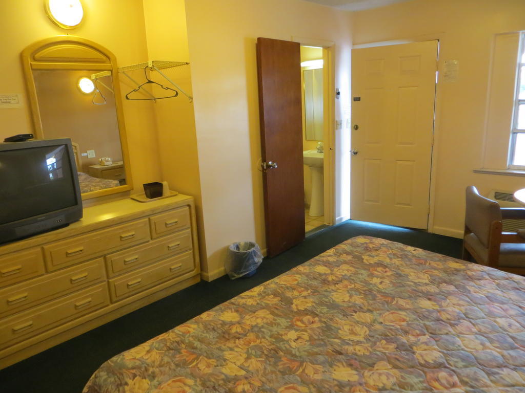 سيبرينغ Budget Inn المظهر الخارجي الصورة